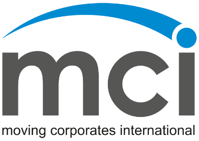 Logo der Lkm GmbH Rechtsanwälte & Steuerberater: großes graues "mci", blauer Bogen über dem "i", darunter Firmenname.